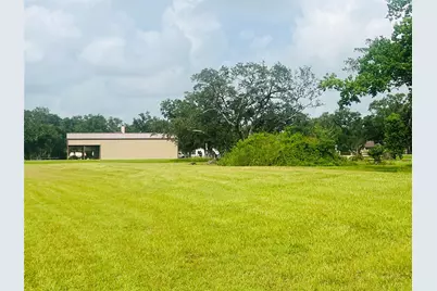 375 Thousand Oaks Drive, Angleton, TX 77515 - Photo 9