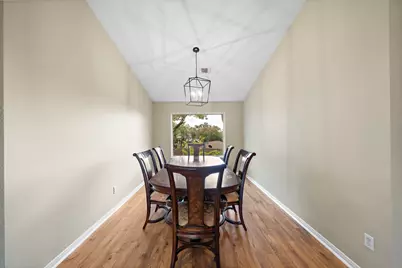 2523 Baycrest Drive, Houston, TX 77058 - Photo 11