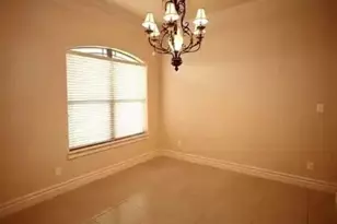 7 Stonebrook Ct, Beaumont, TX 77706 - Photo 3