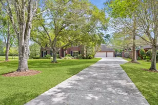 805 Murphy Ln, Friendswood, TX 77546 - Photo 1