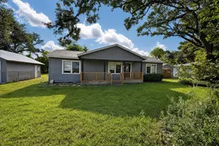 123 Barbara Dr, Clute, TX 77531 - Photo 1