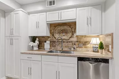 640 S Ripple Creek Drive #640, Houston, TX 77057 - Photo 11