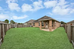 3058 Winterberry Ln, League City, TX 77539 - Photo 5