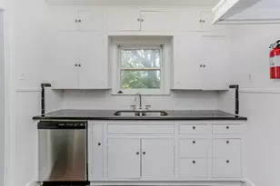 1812 Banks St, Houston, TX 77098 - Photo 13