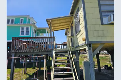 605 Texas Street, Surfside Beach, TX 77541 - Photo 1