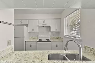 1950 Spenwick Drive #408, Houston, TX 77055 - Photo 11