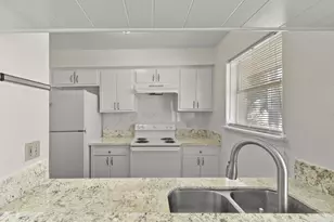 1950 Spenwick Dr, Houston, TX 77055 - Photo 11