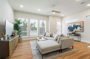 8420 Pech Landing Dr, Houston, TX 77055 - Photo 11