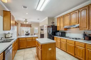 6614 Seinfeld Ct, Houston, TX 77069 - Photo 11