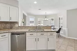 414 Yorkshire Ct, Deer Park, TX 77536 - Photo 9