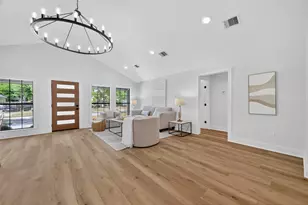 906 Eleanor St, Houston, TX 77009 - Photo 5