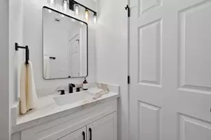 906 Eleanor St, Houston, TX 77009 - Photo 37