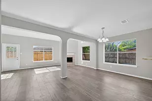 7926 Sundance Ct, Baytown, TX 77521 - Photo 5