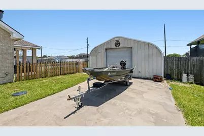 6310 Wildlife Way, Baytown, TX 77523 - Photo 5