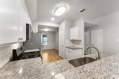 31 Bark Bend Place, The Woodlands, TX 77385 - Photo 11