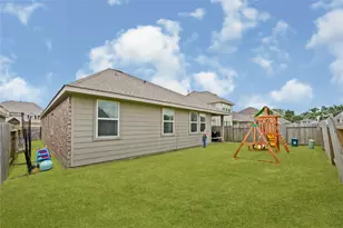 221 Gigi Pl, Alvin, TX 77511 - Photo 23