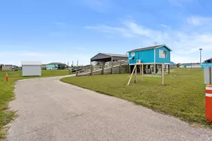 1136 Hwy 87, Crystal Beach, TX 77650 - Photo 33