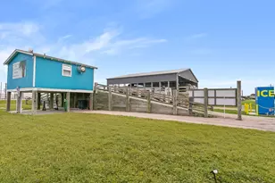 1136 Hwy 87, Crystal Beach, TX 77650 - Photo 31