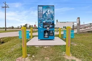 1136 Hwy 87, Crystal Beach, TX 77650 - Photo 3