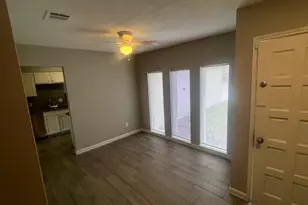 10410 Kirkglen Dr, Houston, TX 77089 - Photo 3