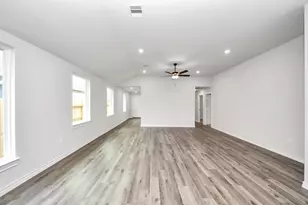 18720 Loom dr, Conroe, TX 77306 - Photo 13
