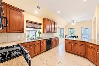 880 Shoal Pointe Lane, League City, TX 77573 - Photo 11