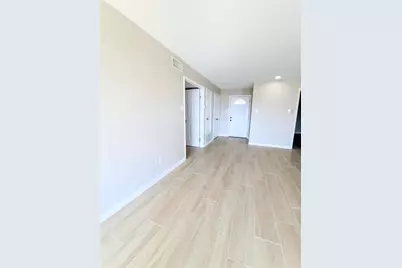 500 Tiki Drive #113, Tiki Island, TX 77554 - Photo 5