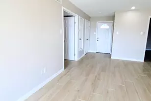 500 Tiki Dr, Tiki Island, TX 77554 - Photo 5