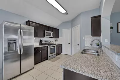 9106 Sunrise Court, Hitchcock, TX 77563 - Photo 15