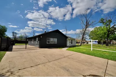 10610 Fleming Drive, Houston, TX 77013 - Photo 3