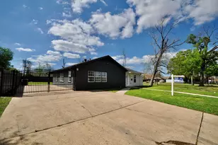 10610 Fleming Dr, Houston, TX 77013 - Photo 3