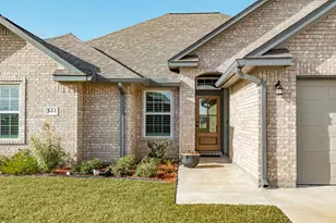 344 Yorktown Ave, Clute, TX 77531 - Photo 3