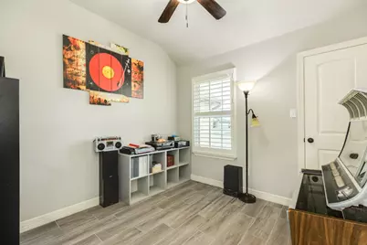 344 Yorktown Avenue, Clute, TX 77531 - Photo 23