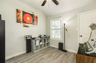 344 Yorktown Ave, Clute, TX 77531 - Photo 23