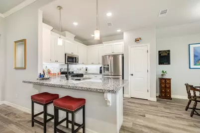 344 Yorktown Avenue, Clute, TX 77531 - Photo 13