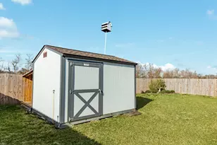 344 Yorktown Ave, Clute, TX 77531 - Photo 7