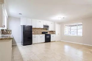 2728 Encino Ave, Bay City, TX 77414 - Photo 5