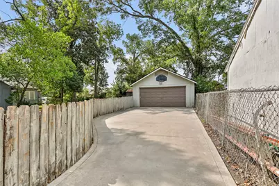 2310 Centennial Street, Liberty, TX 77575 - Photo 3