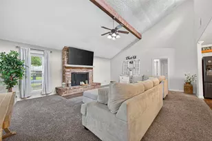 2306 Bunton Dr, El Campo, TX 77437 - Photo 7