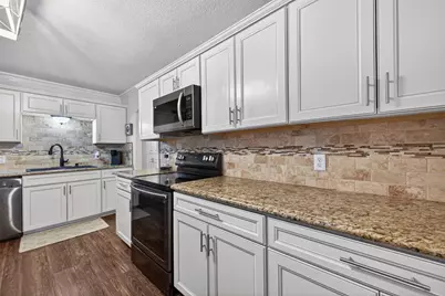 2306 Bunton Drive, El Campo, TX 77437 - Photo 11