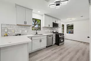 7607 Grape St, Houston, TX 77074 - Photo 7