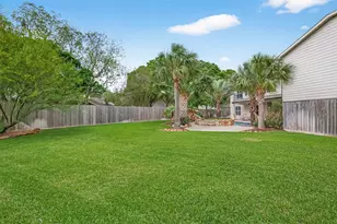 903 Sugarfield Ct, Sugar Land, TX 77498 - Photo 37