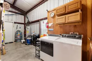 1072 Papenberg Ln, Columbus, TX 78934 - Photo 21
