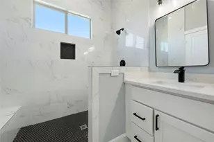 2208 Des Chaumes, Houston, TX 77026 - Photo 23