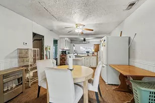 1012 Clear Lake Rd, Highlands, TX 77562 - Photo 9