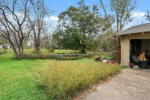 1012 Clear Lake Rd, Highlands, TX 77562 - Photo 23