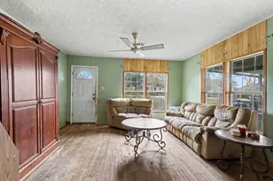 1012 Clear Lake Rd, Highlands, TX 77562 - Photo 7