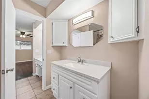 7818 Kellwood Dr, Houston, TX 77040 - Photo 15