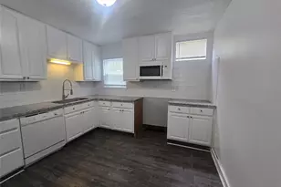 918 Winnie, Galveston, TX 77550 - Photo 3