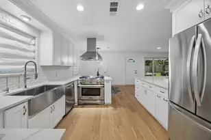 9211 Olathe St, Houston, TX 77055 - Photo 3